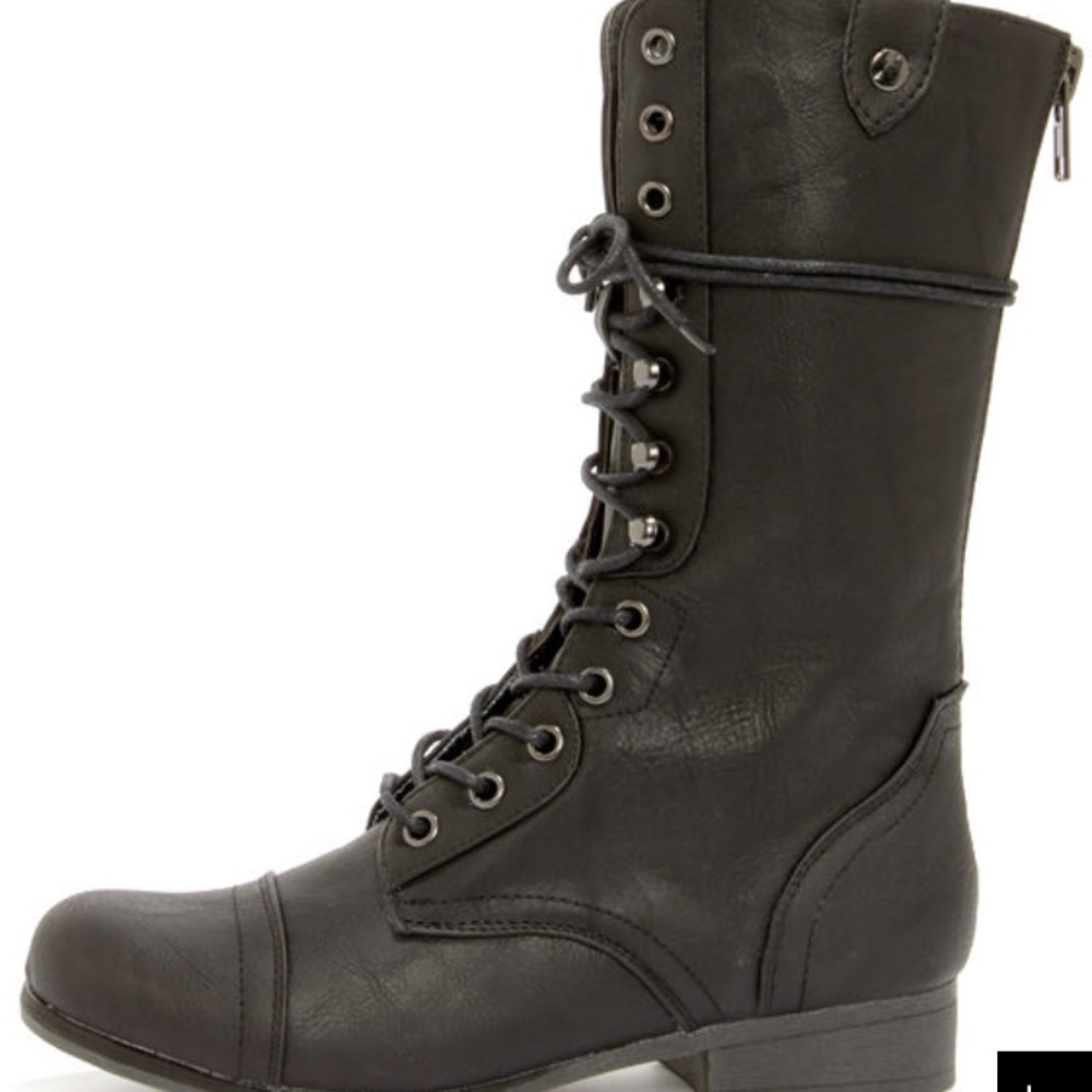 Combat boots